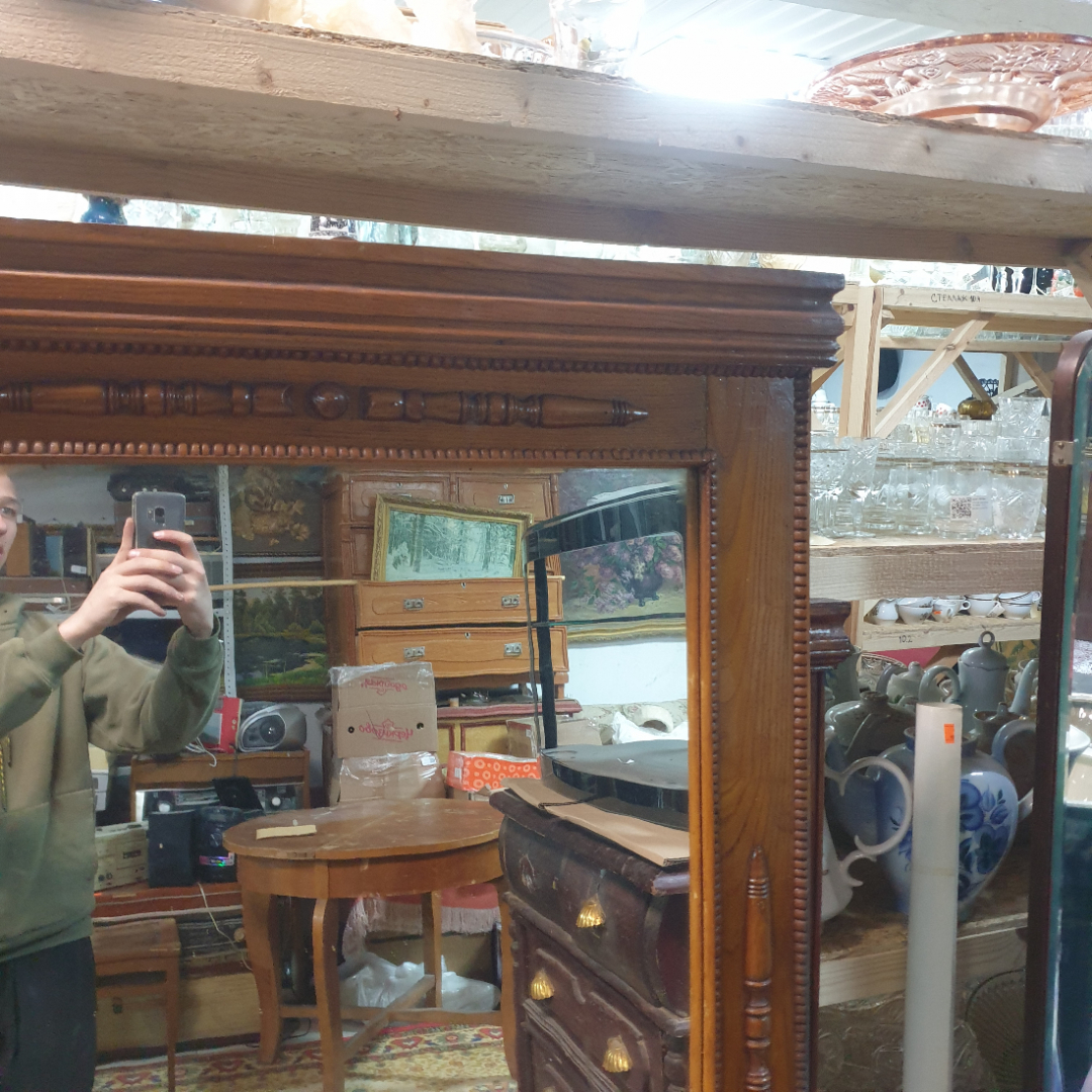 Зеркало в деревянной резной раме настенное. 80х165 см. . Картинка 3